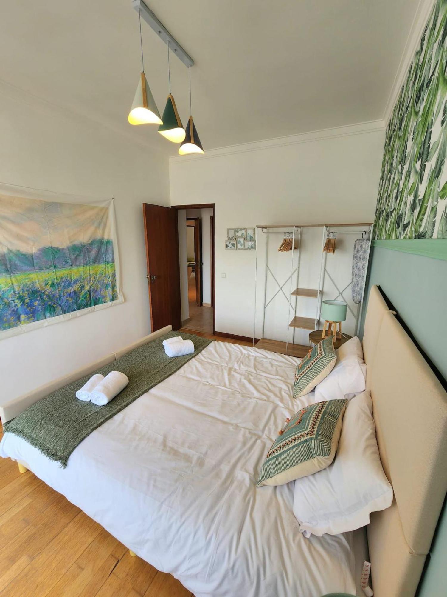 Cozy Apartment In Central Almada W Swing Chairs Bagian luar foto