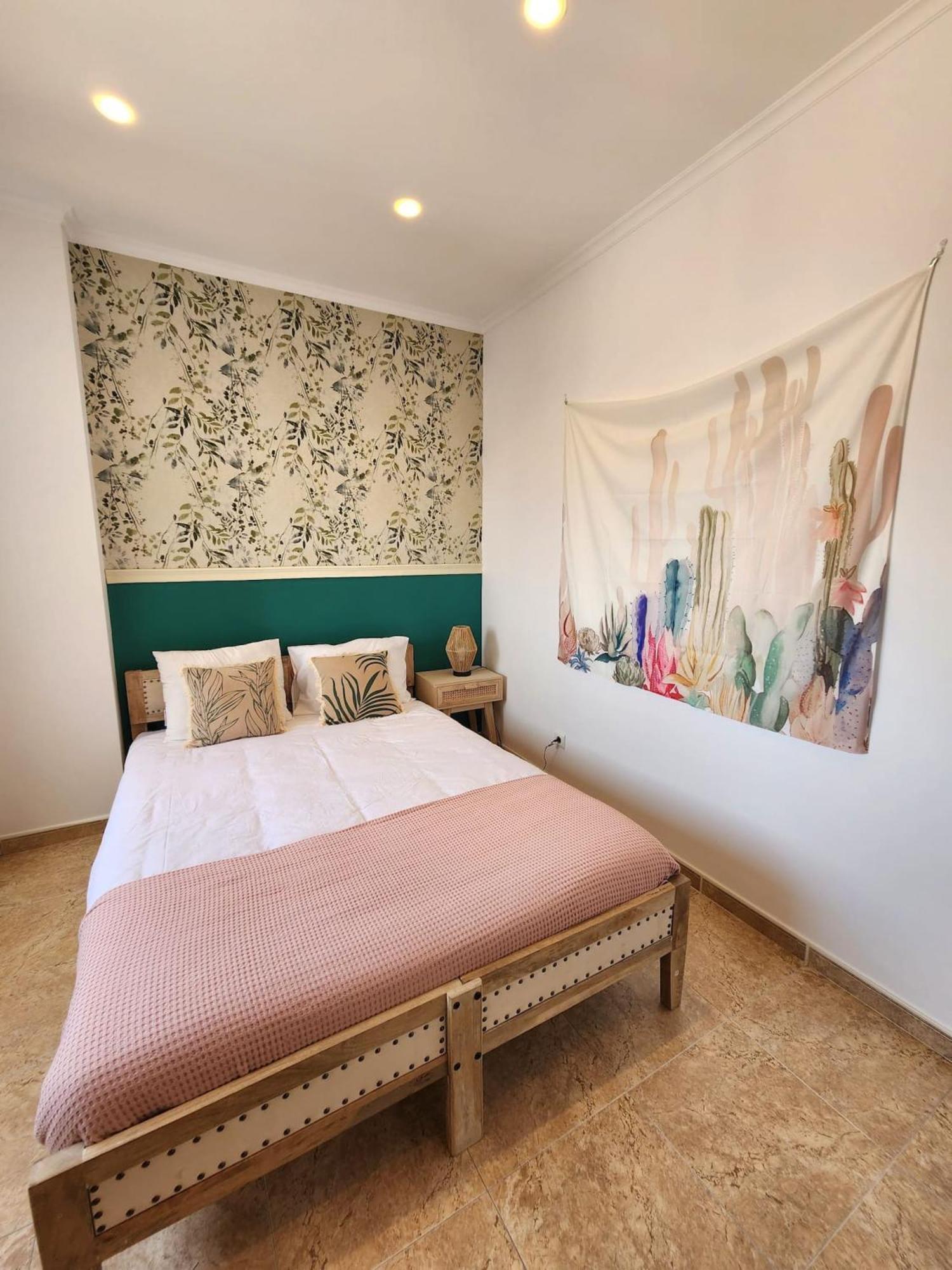Cozy Apartment In Central Almada W Swing Chairs Bagian luar foto