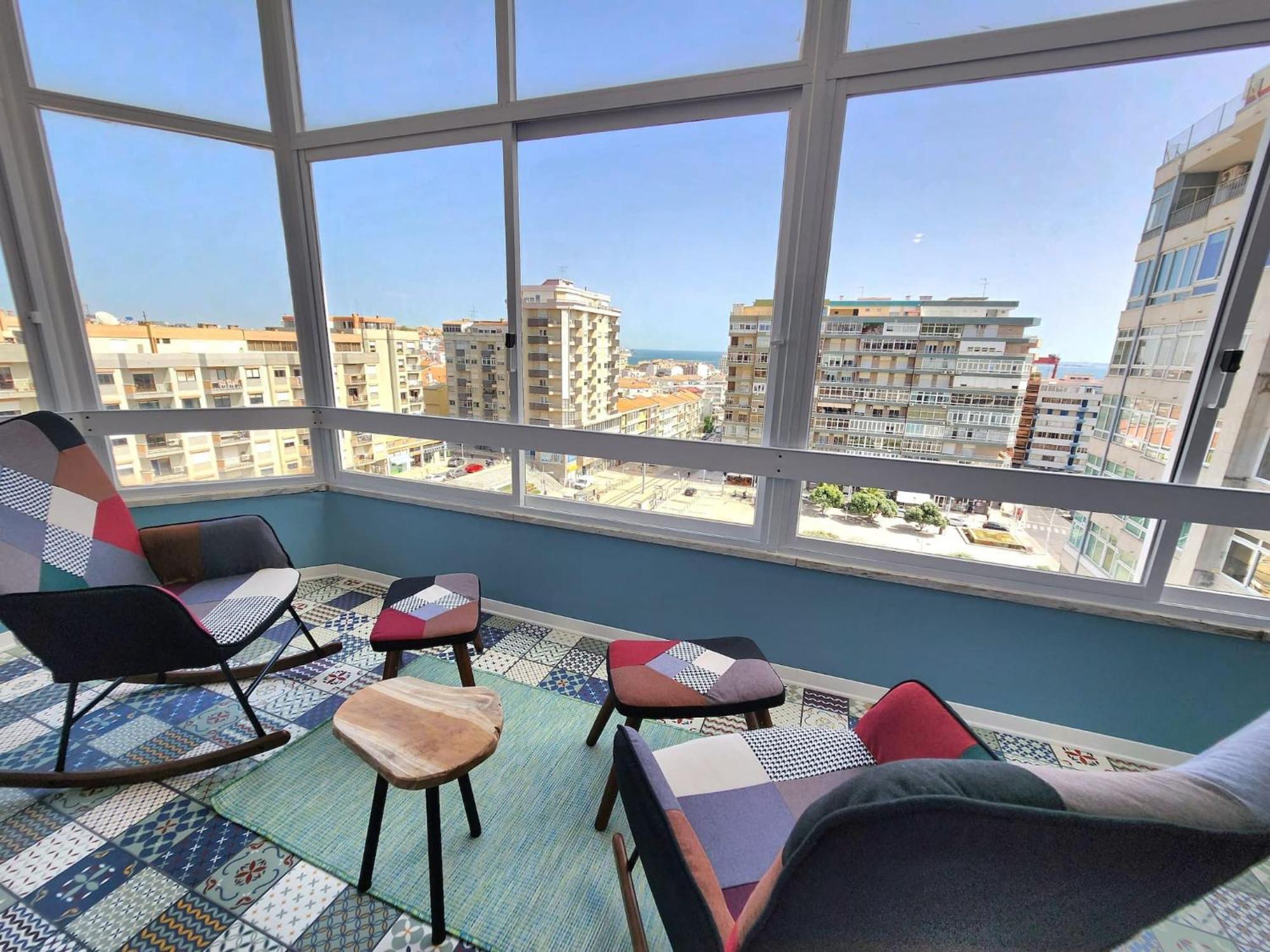 Cozy Apartment In Central Almada W Swing Chairs Bagian luar foto