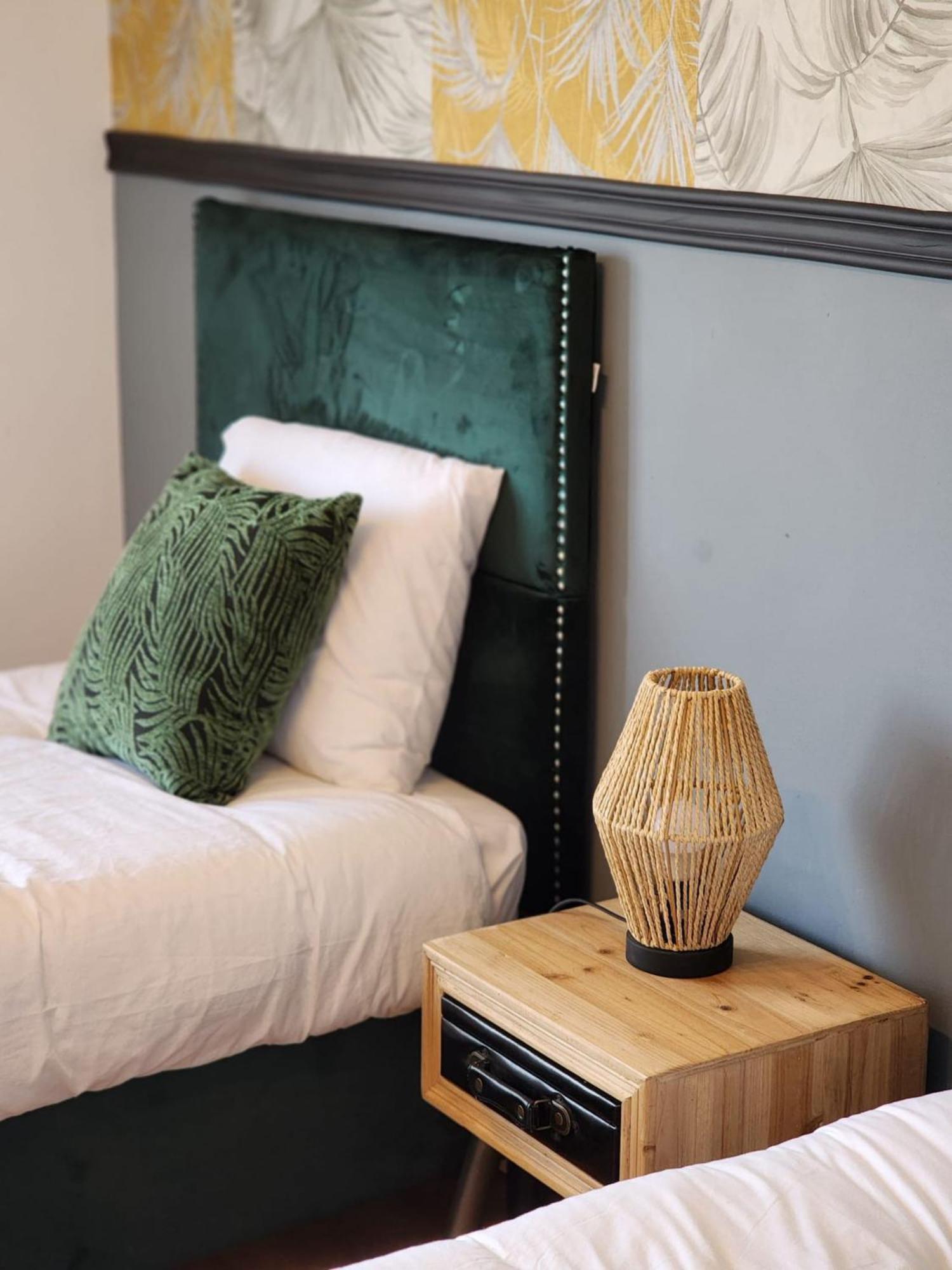 Cozy Apartment In Central Almada W Swing Chairs Bagian luar foto