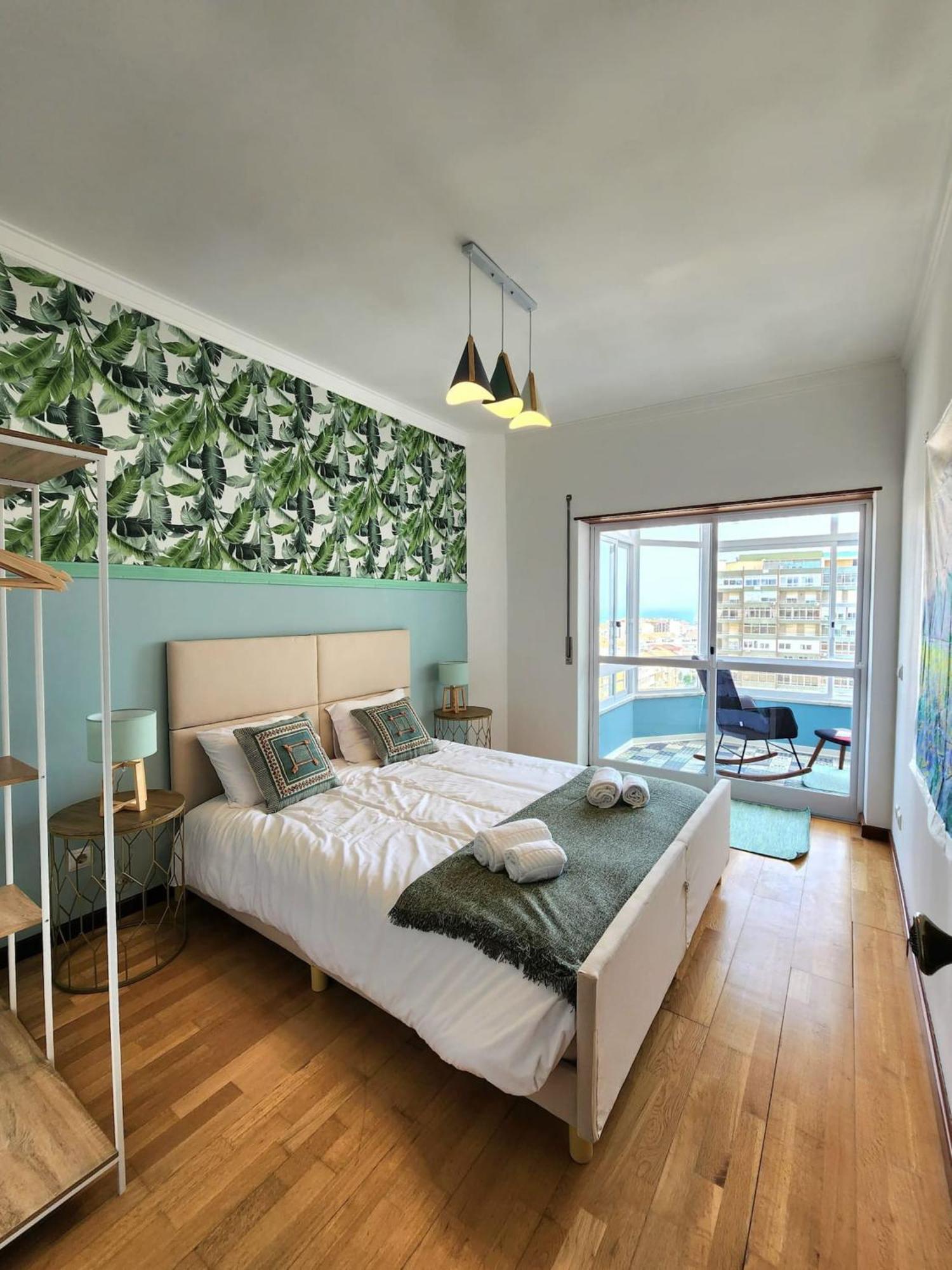 Cozy Apartment In Central Almada W Swing Chairs Bagian luar foto