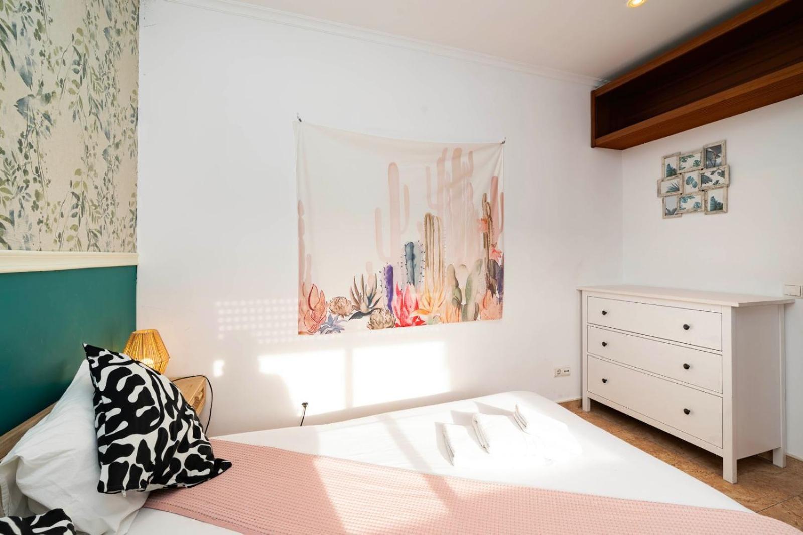Cozy Apartment In Central Almada W Swing Chairs Bagian luar foto