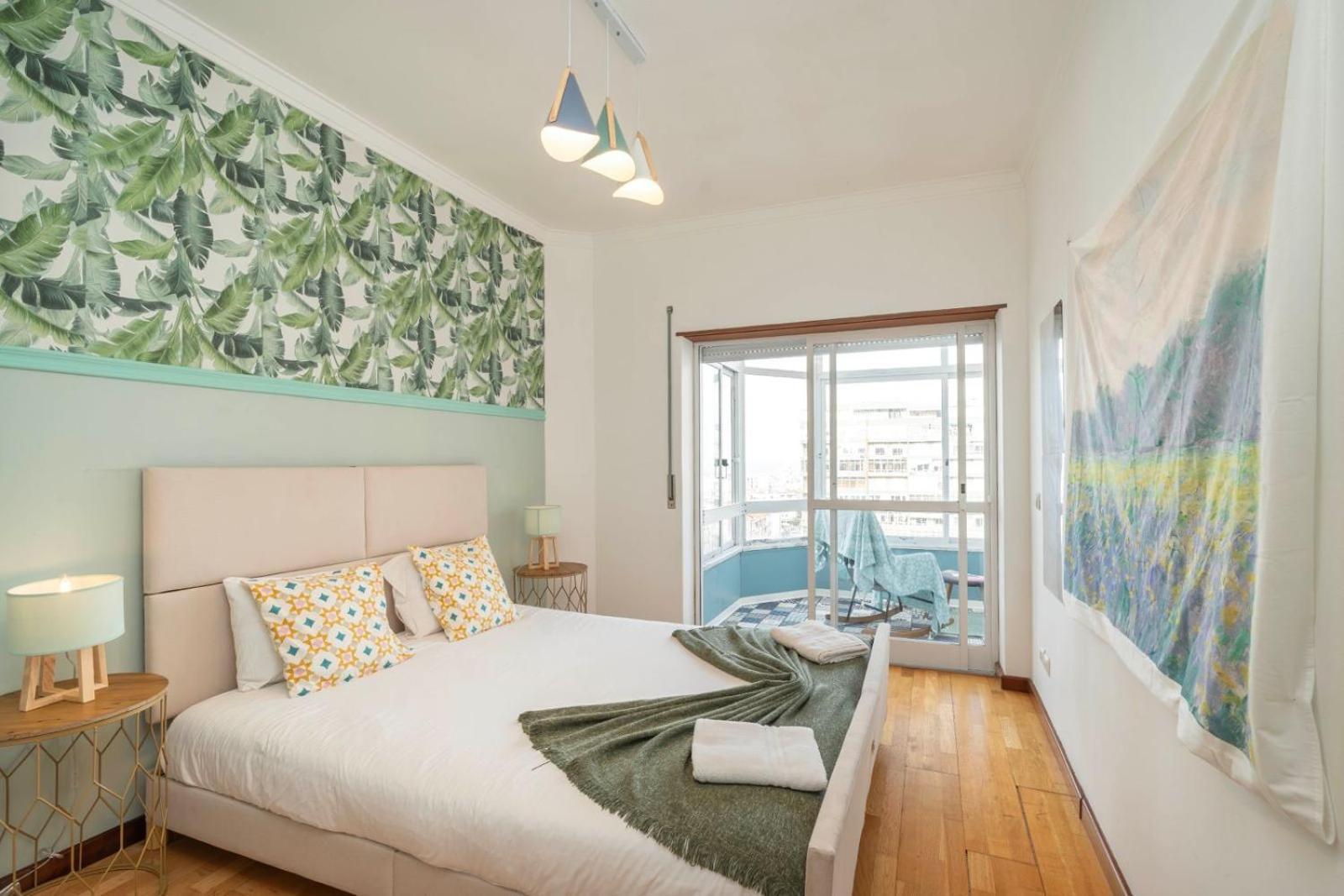 Cozy Apartment In Central Almada W Swing Chairs Bagian luar foto