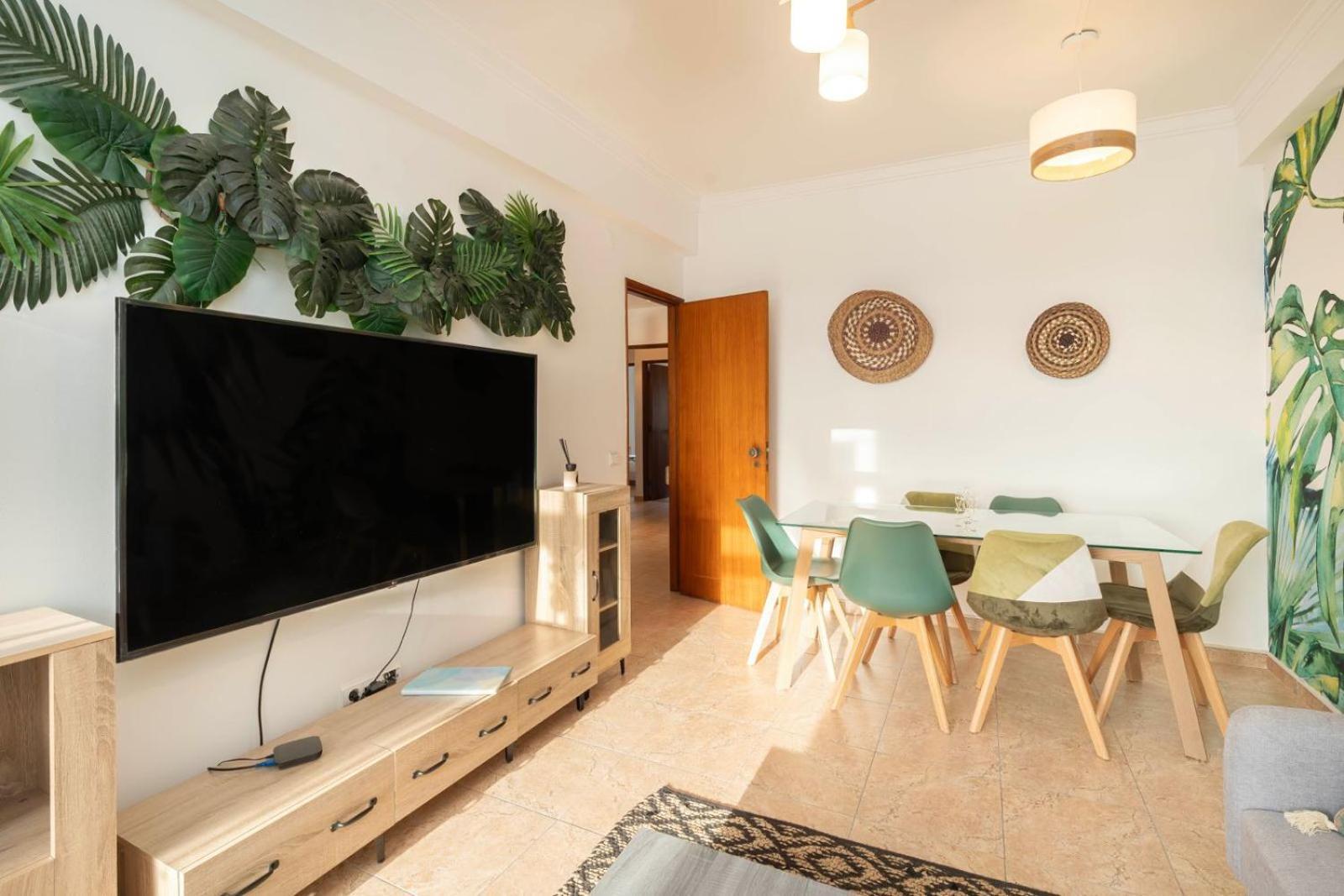Cozy Apartment In Central Almada W Swing Chairs Bagian luar foto